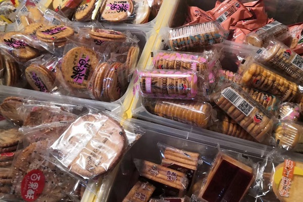 自己開零食店不加盟哪里進貨？